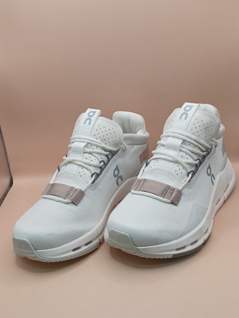 NWOB On Cloud Womens Cloudnova Running Shoes-Beige/White Size 7 US